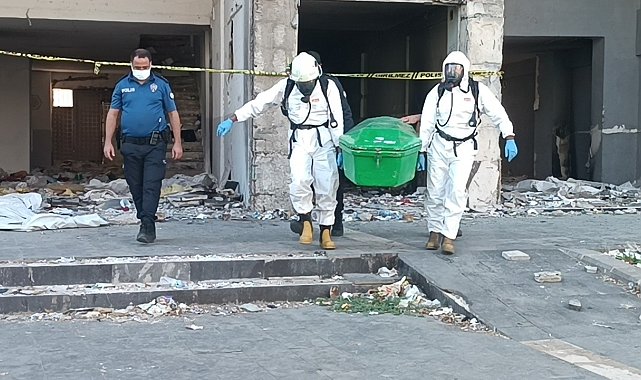 Ağır hasarlı binada ceset bulundu