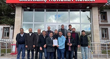 AK Parti Sarıkamış İlçe Başkanı Kenan Doğan mazbatasını aldı