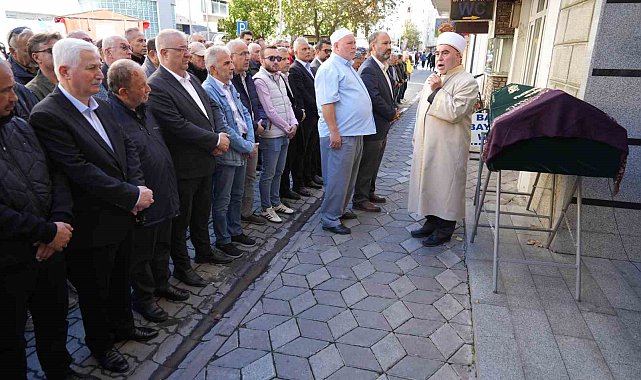 Aksaray'daki kazada yaralanarak tedavi gördüğü hastanede hayatını kaybeden Hafize Çimen, Edremit'te defnedildi