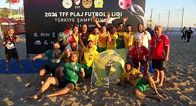 Alanya'da plaj futbol finalinde şampiyon Gümüldürspor