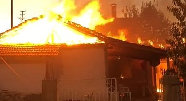 Alevlere teslim olan ev kullanılamaz hale geldi