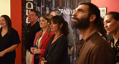 Altın Portakal jürisi Mercan Dede'nin sergisini gezdi