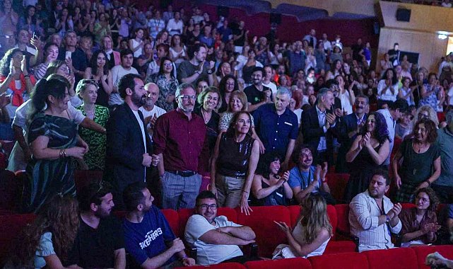Altın Portakal'da prömiyeri yapılan "Mukadderat" dakikalarca alkışlandı