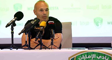 Andres Iniesta, futbolu bıraktığını açıkladı