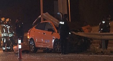 Ankara'da kontrolden çıkan taksi bariyerlere saplandı: 1 ölü