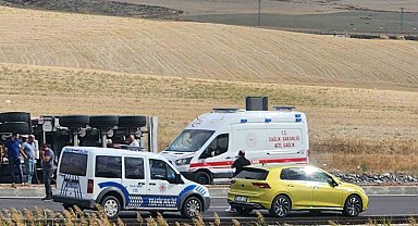 Ankara'da kuzu yüklü tır devrildi, hayvanlar telef oldu