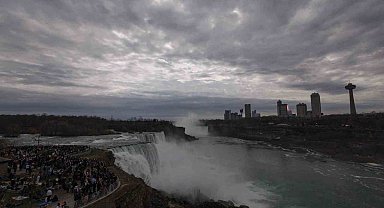 Anne, iki çocuğuyla birlikte Niagara Şelalesi'ne atlayarak intihar etti
