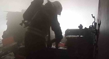 Antakya'da okulun spor salonunda yangın çıktı