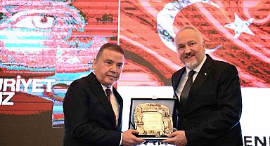 Antalya Belediye Başkanı Böcek: "Turizme hizmet için daha fazla pay almalıyız"