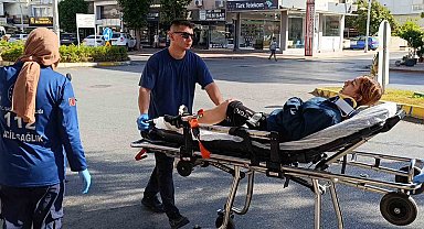 Antalya'da 'U' dönüşü yapan otomobille çarpışan motosikletli yaralandı