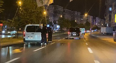 Antalya'da patenli 3 gencin tehlikeli yolculuğu kamerada