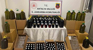 Antalya'da yüzlerce litre sahte zeytinyağı ve nar ekşisi ele geçirildi