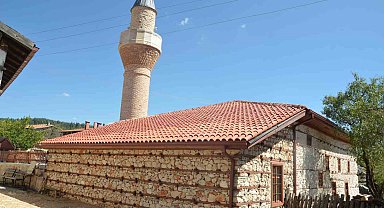Antalya'daki 600 yıllık Sarıhacılar Camii yıllara meydan okuyor