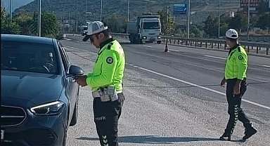 Araç sürücülerine bir günde 434 bin 529 TL trafik idari para cezası