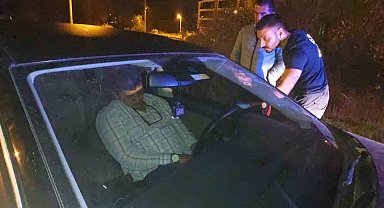 Aracın içinde sızıp kalınca vatandaşlar öldü zannetti