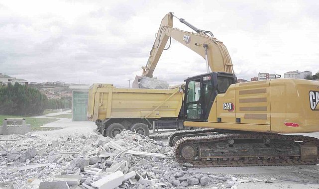 Arnavutköy'de site yönetimi tarafından kapatılan yollar, halkın kullanımına açıldı