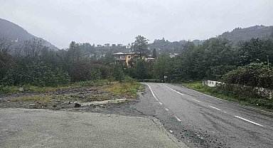 Artvin'de bir köydeki 16 haneli mahalle heyelan riski nedeniyle boşaltıldı