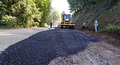 Asfalt yamalama sürüyor