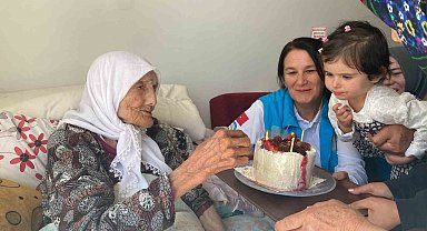 Asırlık Emine nineye doğum günü sürprizi