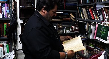 Asırlık kitapları muhafaza ederek tarihe ışık tutuyor