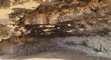 Atatürk Baraj Göleti kıyısında 3 bin yıllık kaya yerleşkesi tespit edildi