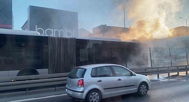 Avcılar'da metrobüste yangın paniği