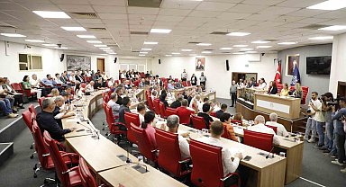 Aydın Büyükşehir Meclisi'nde "Kadına yönelik şiddet' gündem oldu