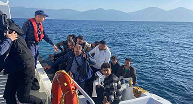 Aydın'da 15'i çocuk 21 düzensiz göçmen kurtarıldı