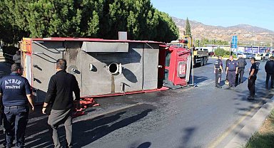 Aydın'da itfaiye aracı ile otomobil çarpıştı