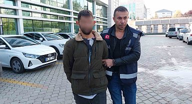 Ayrıldığı kız arkadaşının kapısını tekmeleyince tutuklandı