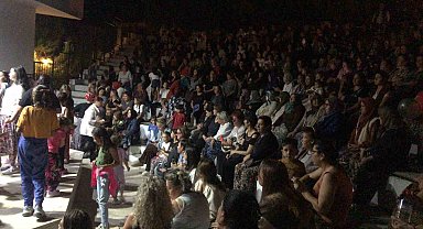 Ayvacık'ta Mahalle Muhtarı Şalvar Gecesi Düzenledi