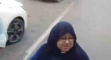 Azimli anne ve babanın zaferi... Engelli oğlunu bindirmek için otobüsün önüne yattı