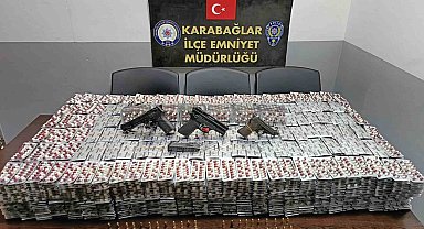 Baba-oğul zehir taciri, bir araba dolusu uyuşturucu hapla yakalandı