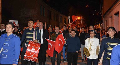Babadağ'da Cumhuriyet coşkusu fener alayıyla taçlandı