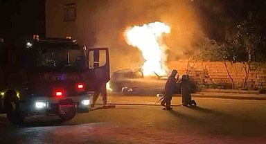 Bagajdaki mutfak tüpü alev aldı, araç ateş topuna döndü: Yola atlayan sürücü ağır yaralandı