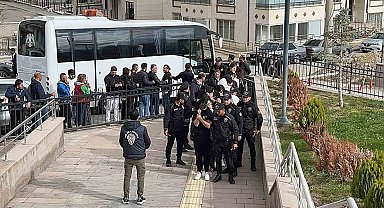 Bahis çetesi üyesi 10'u öğrenci 15 kişi adliyeye sevk edildi