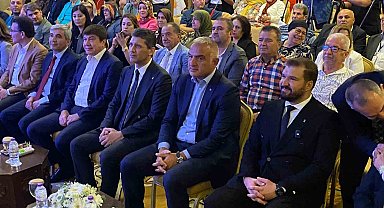 Bakan Ersoy: "Antalya'ya gelen turist sayısı 15 milyonu aştı, yüzde 8'lik artış sağladık"