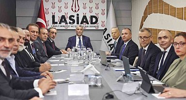 Bakan Ömer Bolat: ''Türkiye, tekstil ve konfeksiyonda çok daha yüksek basamaklara tırmanacak''