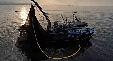 Balıkçıların zorlu mesaisi