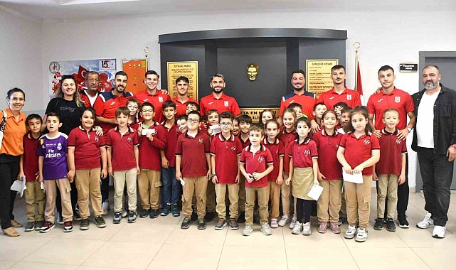 Balıkesirspor, Hatice Fahriye Eğinlioğlu İlkokulu'nu Ziyaret Etti
