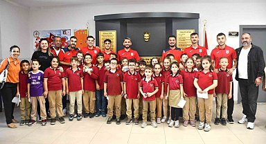 Balıkesirspor, Hatice Fahriye Eğinlioğlu İlkokulu'nu Ziyaret Etti