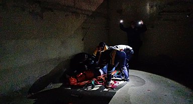 Balkondan düşen şahıs ağır yaralandı