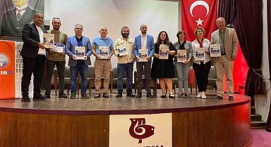 Bandırma Tarih Kulübü Dergisi'nin tanıtım ve imza etkinliği yoğun ilgi gördü