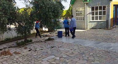 Bandırma'daki camileri yükümlüler temizledi