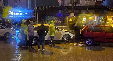 Bartın'da alkollü sürücü dehşeti: Park halindeki 6 araca çarparak durabildi