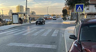 Başakşehir'de yarış yapan otomobil sürücüsü, işçilerin oturduğu araziye uçtu: 4 yaralı