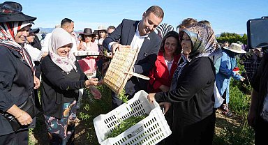Başkan Akın, kadın çiftçilerin yanında