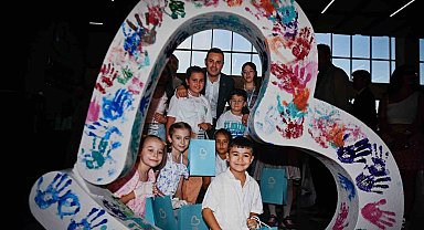 Başkan Akın'a çocuklardan sevgi seli