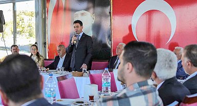 Başkan Önal, muhtarlarla buluştu: "Bayraklı için gece gündüz çalışıyoruz"