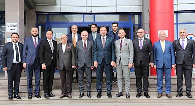 Başkan Özlü MÜSİAD heyetini ağırladı
